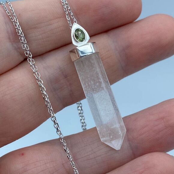 Natural Crystal Quarts Point & Faceted Moldavite Pendant Necklace - Picture 7 of 10